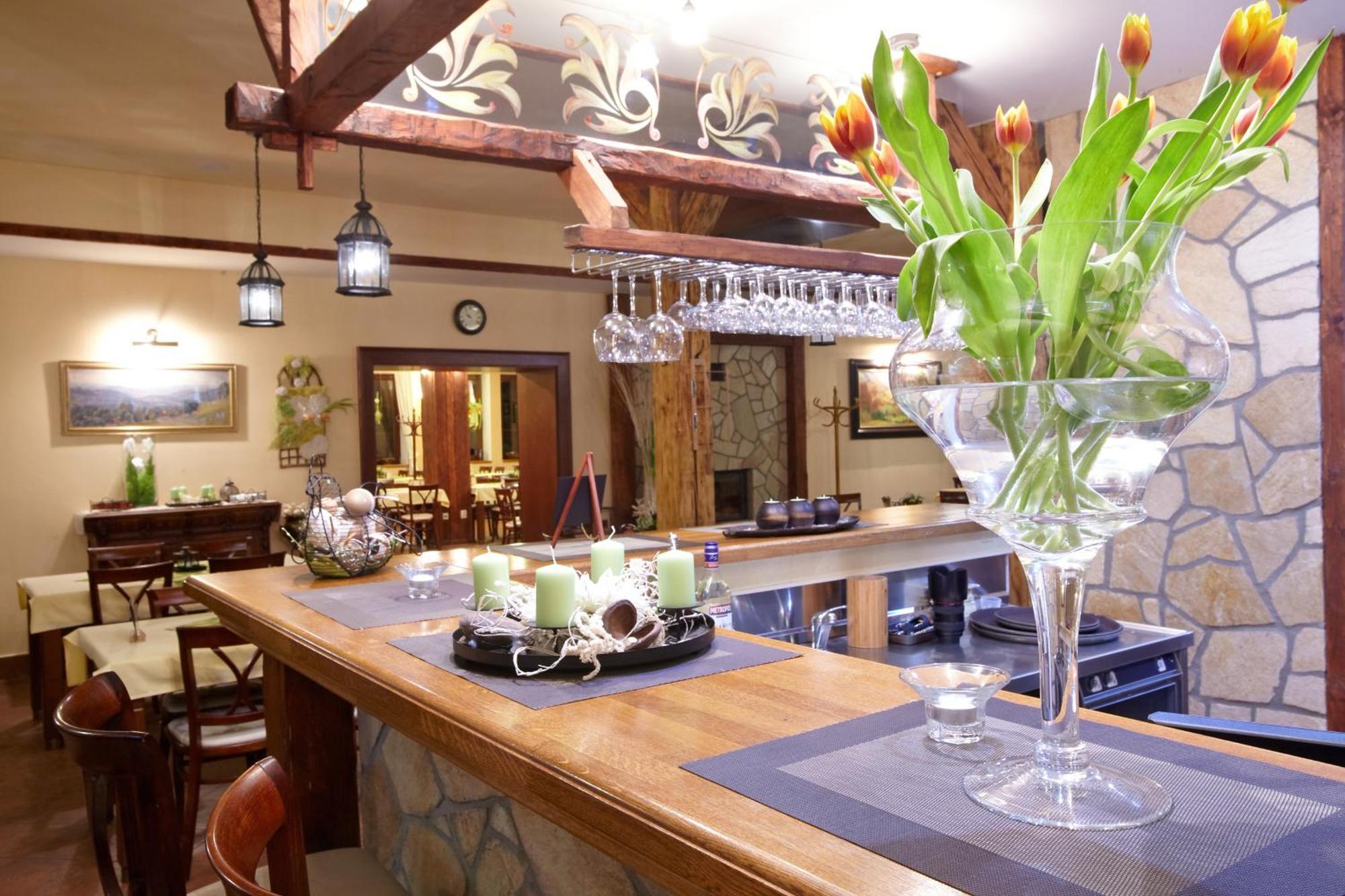 Penzion A Restaurace Stare Casy Horní Bečva Bagian luar foto